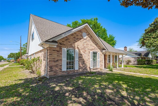 Building Photo - 9242 Rowan Ln