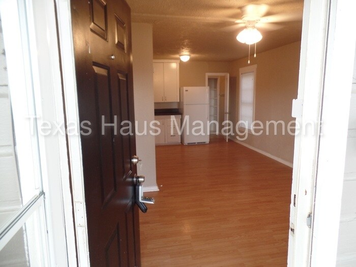 5623 Ezell St, Haltom City, TX 76117 Apartment for Rent in Haltom City, TX