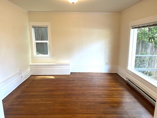 Bedroom - 429 Merritt Ave