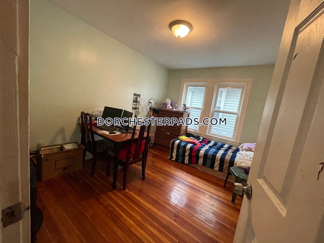 Primary Photo - 349 Seaver St