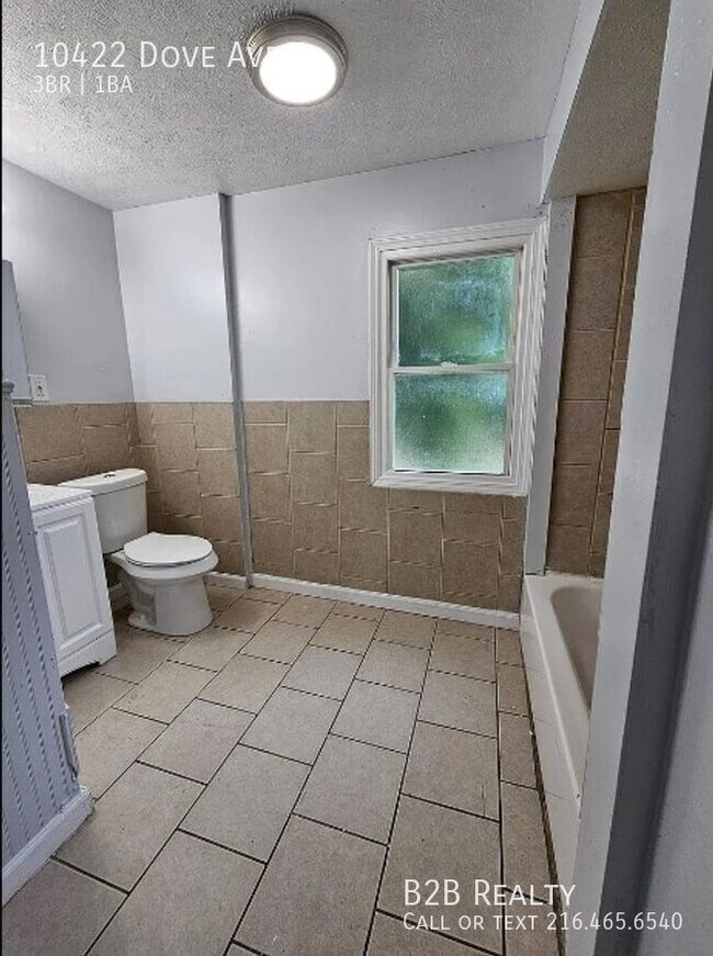 Building Photo - 10422 Dove Ave