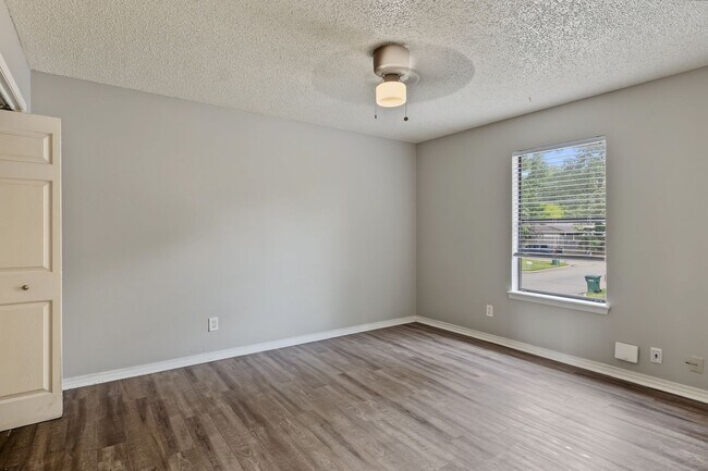 Foto del edificio - 322-328 Brookwood