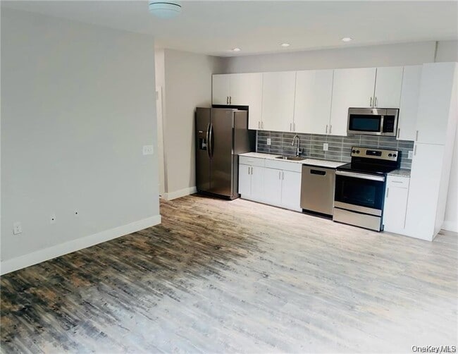 Building Photo - 25 W Hartsdale Ave