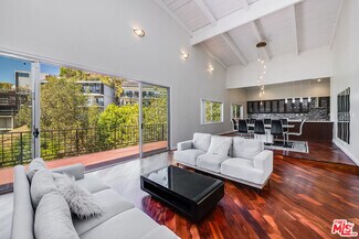 Building Photo - 9314 Sierra Mar Dr