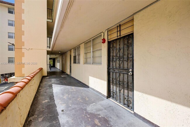 Building Photo - 12590 NE 16th Ave