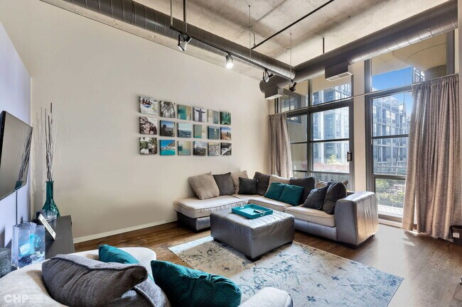 Foto del edificio - 900 N Kingsbury St