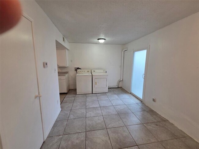 Foto del edificio - 401 SE 12th St