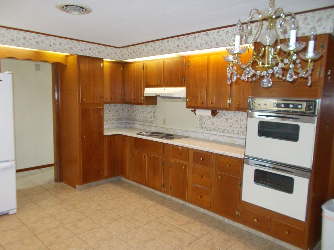 3589 Chester Blvd, Richmond, IN 47374 - House Rental in