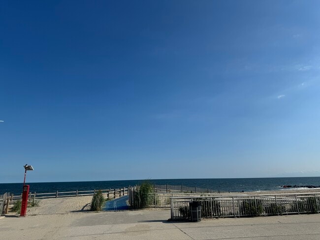 Building Photo - 518 Beach 126th St