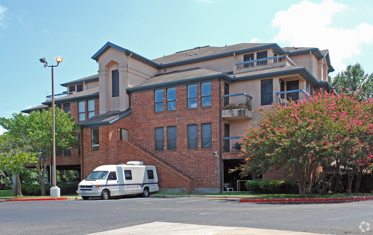 Building Photo - The Continental Retirement Community