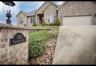 Building Photo - 152 Crestridge Dr