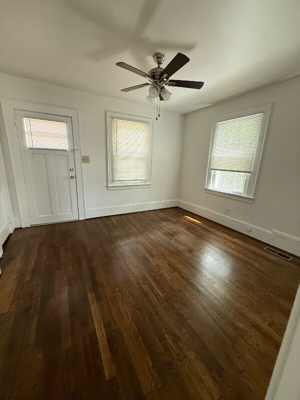 Foto del edificio - 315 Hillcrest Dr