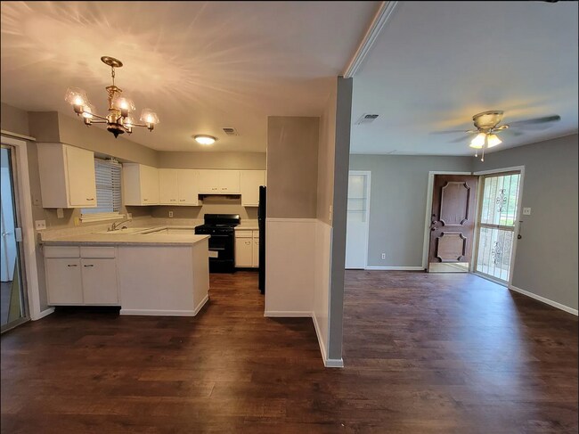 Foto del edificio - **APPLICATION RECEIVED** **MOVE-IN SPECIAL...