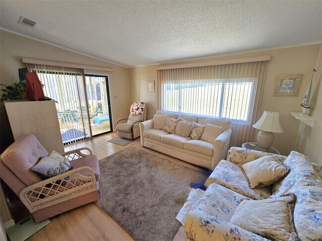 Foto del edificio - 8503 Princess Ct