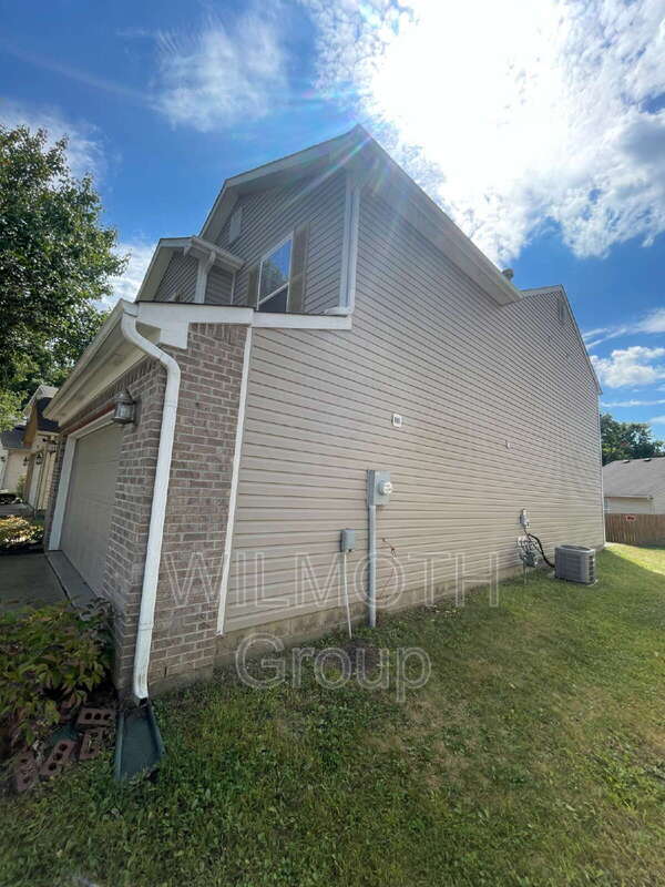 Building Photo - 10815 Cedar Pine Dr