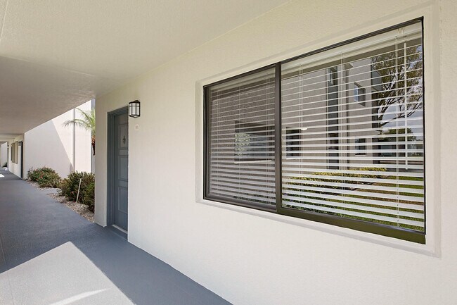 Foto del edificio - 15036 Ashland Ln