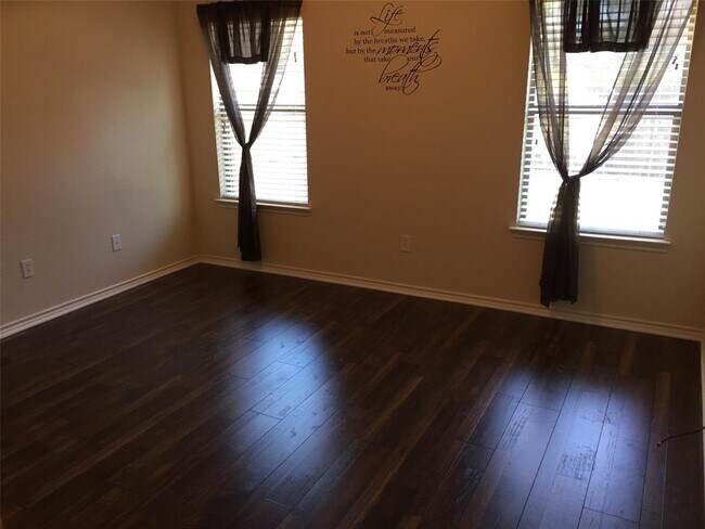 Foto del edificio - 2161 Colby Ln