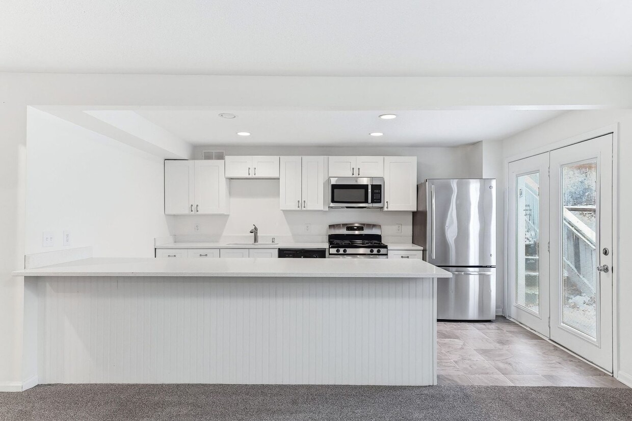 Foto principal - 780 Stewart Ave