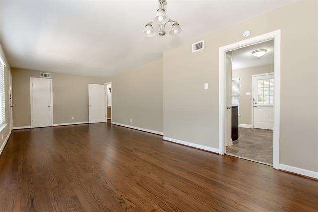 Foto del edificio - 511 Classen Dr