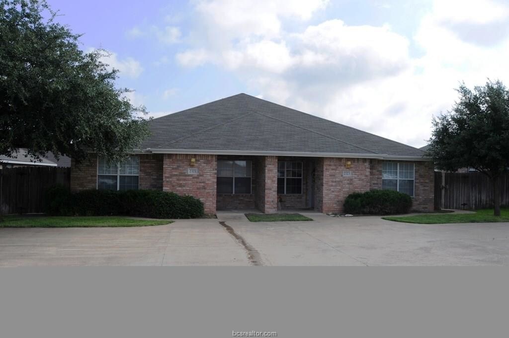Primary Photo - 2323 Pronghorn Ln
