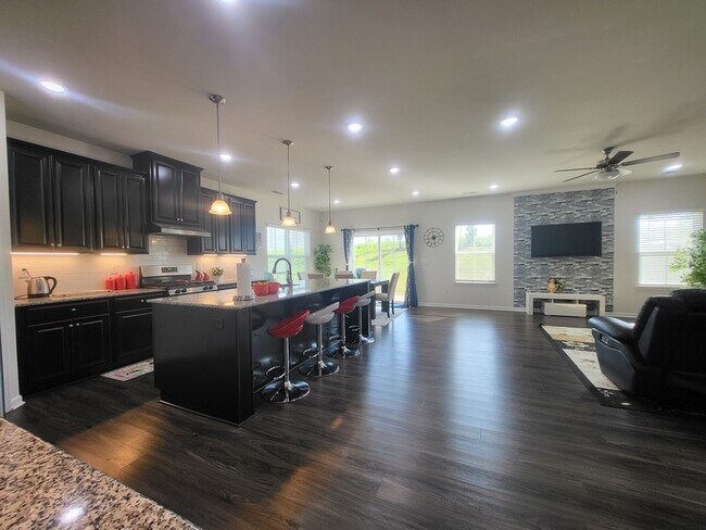 Building Photo - 7225 Waterwheel St SW