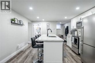 Building Photo - 242 W 17th St