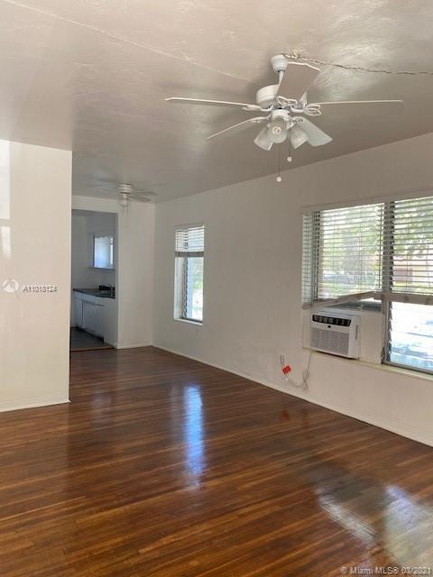 Foto del edificio - 9300 E Bay Harbor Dr