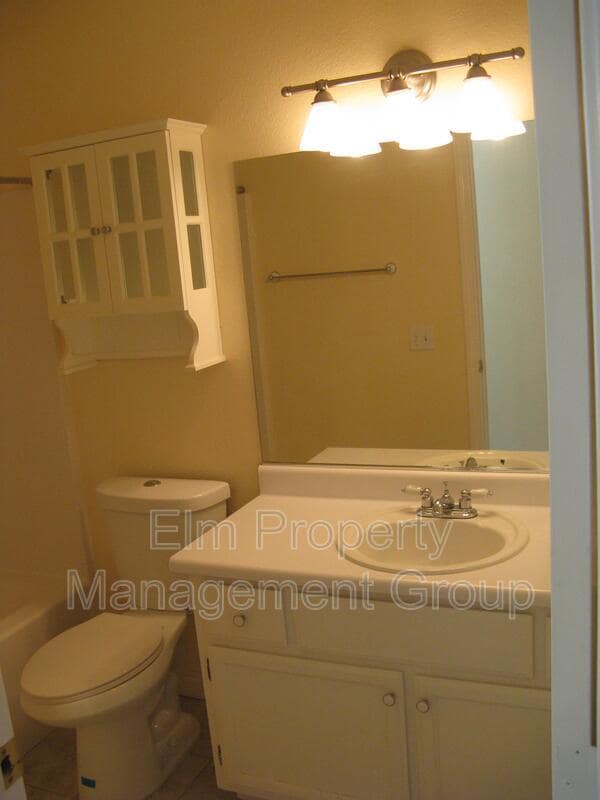Foto del edificio - 7405 Maiden Run Ave