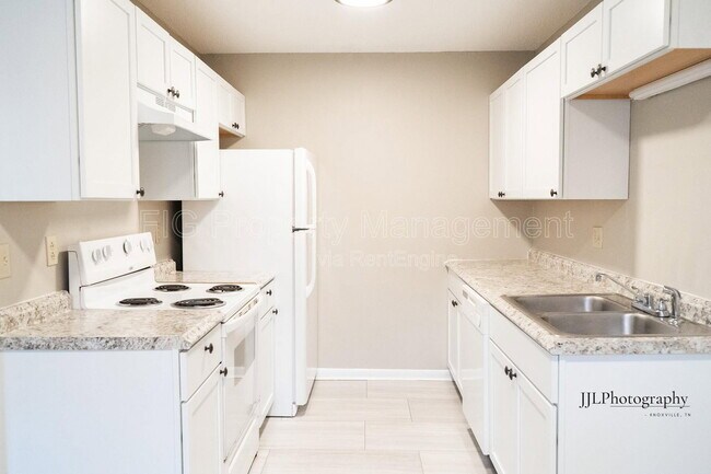 Foto del edificio - 129 Hillcrest Dr
