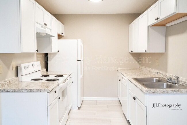 Building Photo - 129 Hillcrest Dr