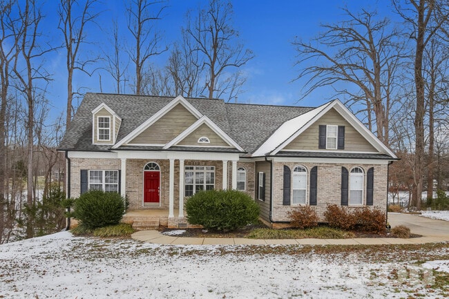 Building Photo - 2905 Walbrook Terrace