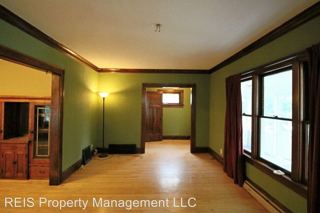 Building Photo - 8448 W Lapham St