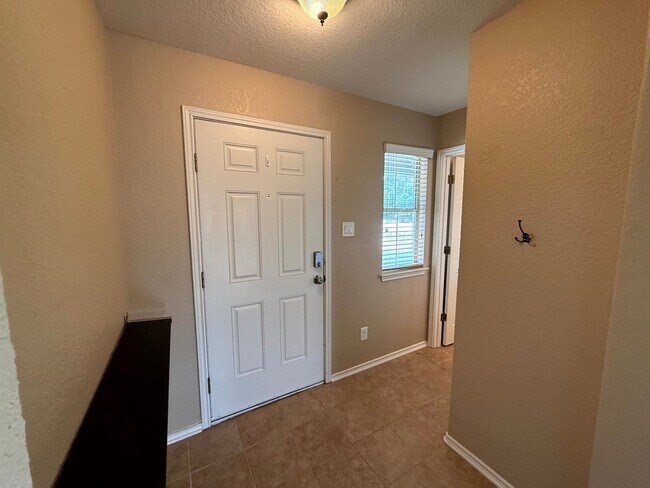 Foto del edificio - 15523 Jane Grove