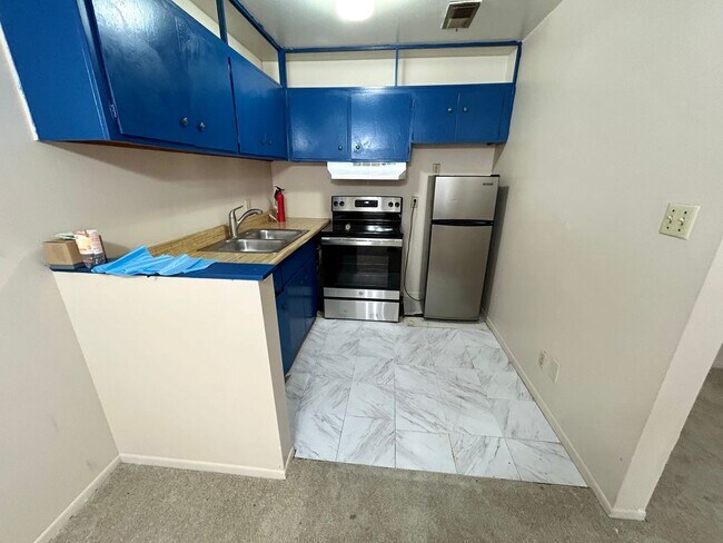 Foto del edificio - Cozy 1 Bedroom, 1 Bath Condo with Easy Freeway Access