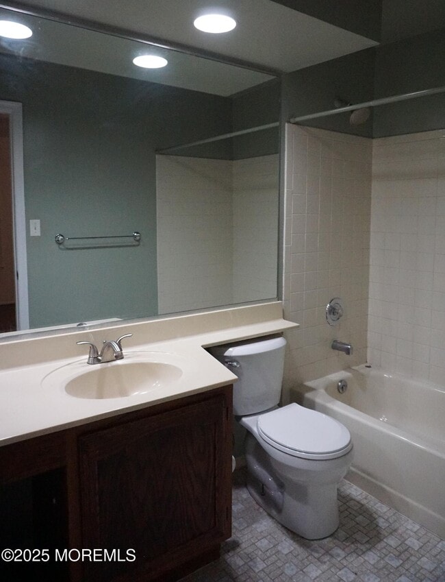 Building Photo - 414 Brookview Ct