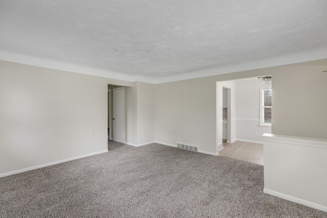 Building Photo - 16895 Lenore Ave