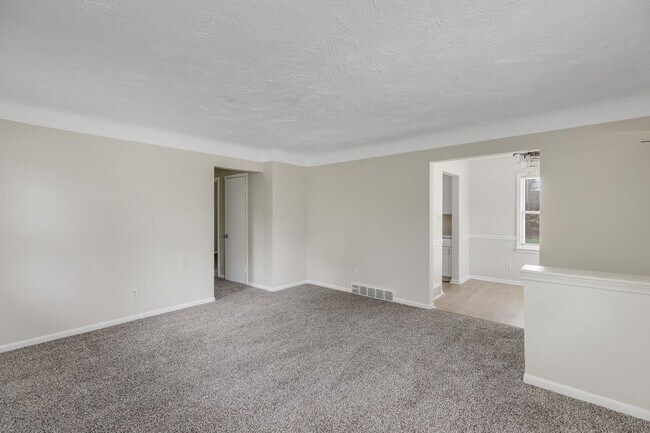 Foto del edificio - 16895 Lenore Ave