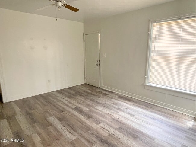 Foto del edificio - 1521 E McKinley St