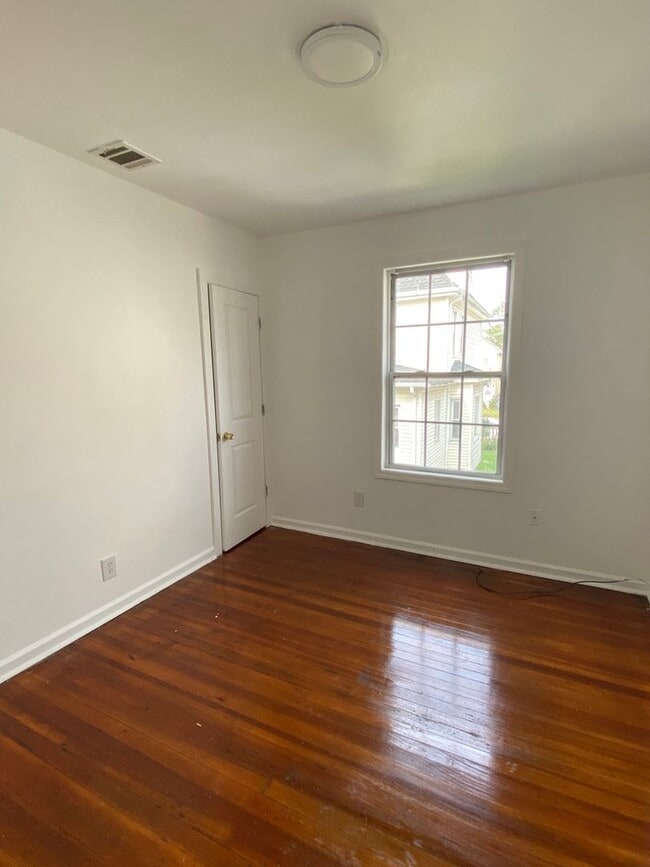 Building Photo - 1020 Sewall Ave