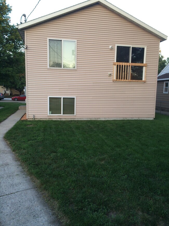Building Photo - 119 22nd Avenue North