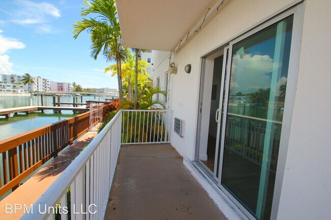Building Photo - 7930-7950 Tatum Waterway Dr