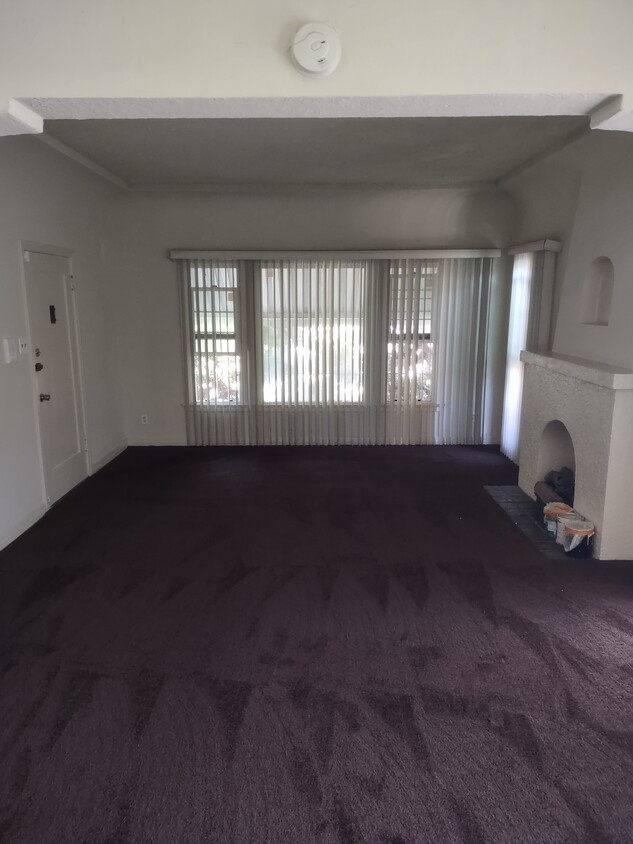 Living Room - 2230 Chestnut Ave