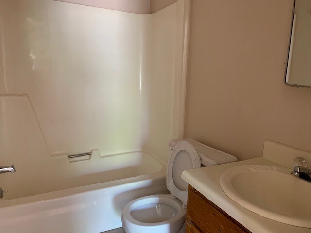 Foto del edificio - One Bedroom Apartment - ONLY A FEW LEFT!!