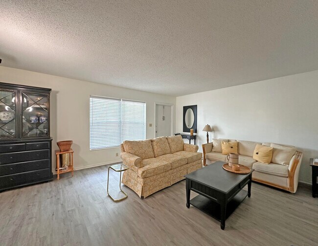 Building Photo - 2800 Indian River Blvd