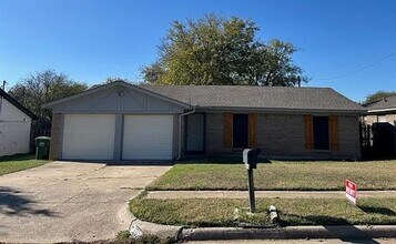 Building Photo - 6601 Charmaine Dr