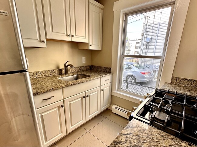 Building Photo - 119 Andover St