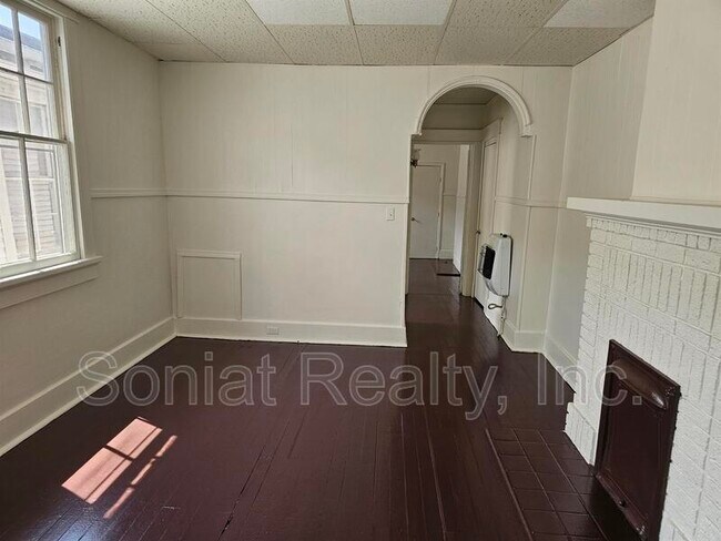 Building Photo - 517 S Genois St