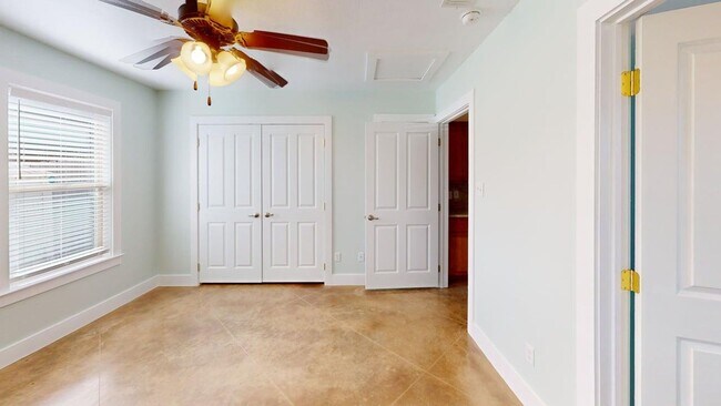 Foto del edificio - $925 - 1 bedroom Townhome!