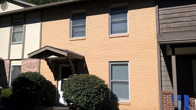 Foto del edificio - 41 Park Charles Blvd S