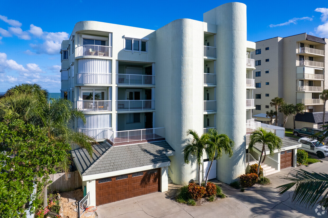 Building Photo - Casa Playa Apartments